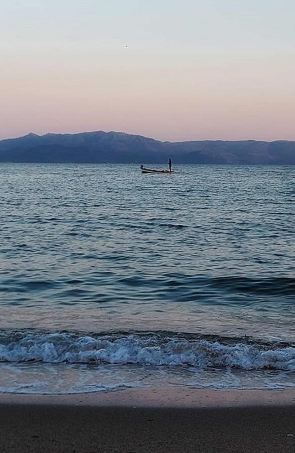Aegean View Seaside Apartment カヴァラ エクステリア 写真
